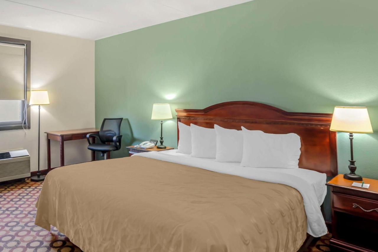 Quality Inn Enola - Harrisburg Exteriör bild
