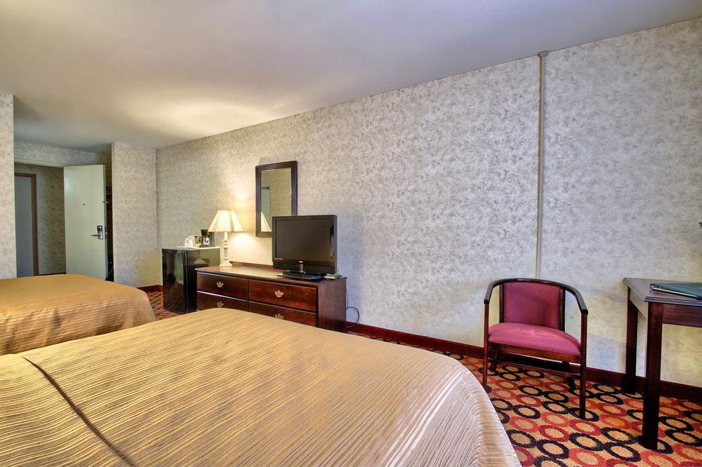 Quality Inn Enola - Harrisburg Exteriör bild