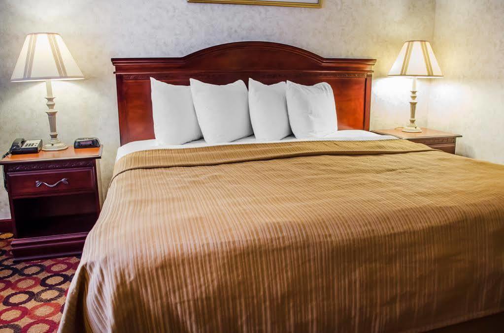 Quality Inn Enola - Harrisburg Exteriör bild